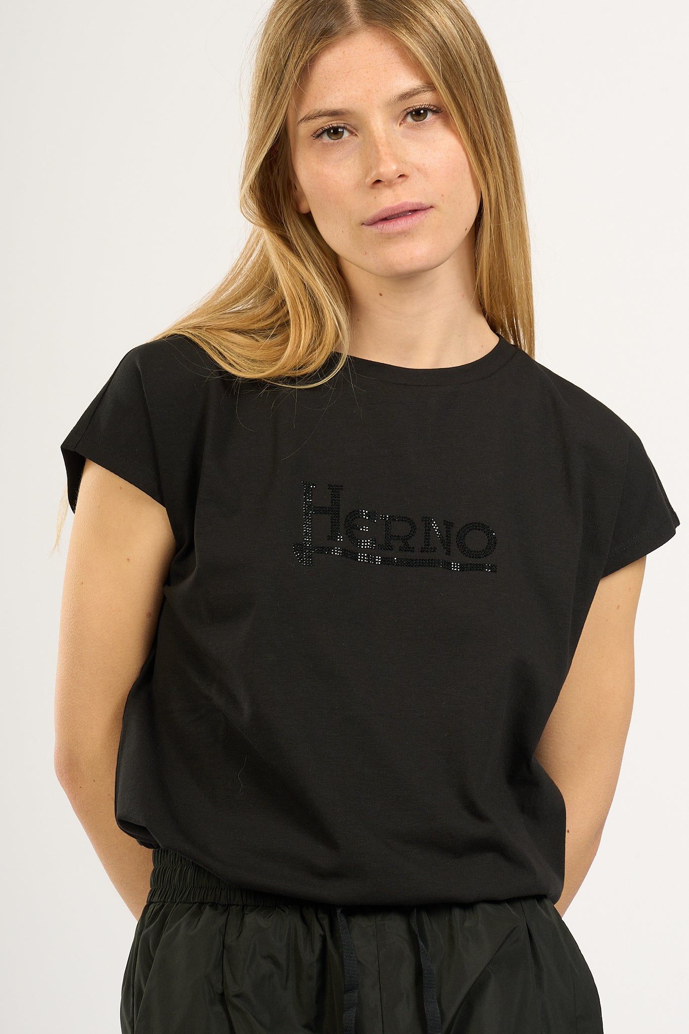 Herno T-shirt Logo Nero Donna-1