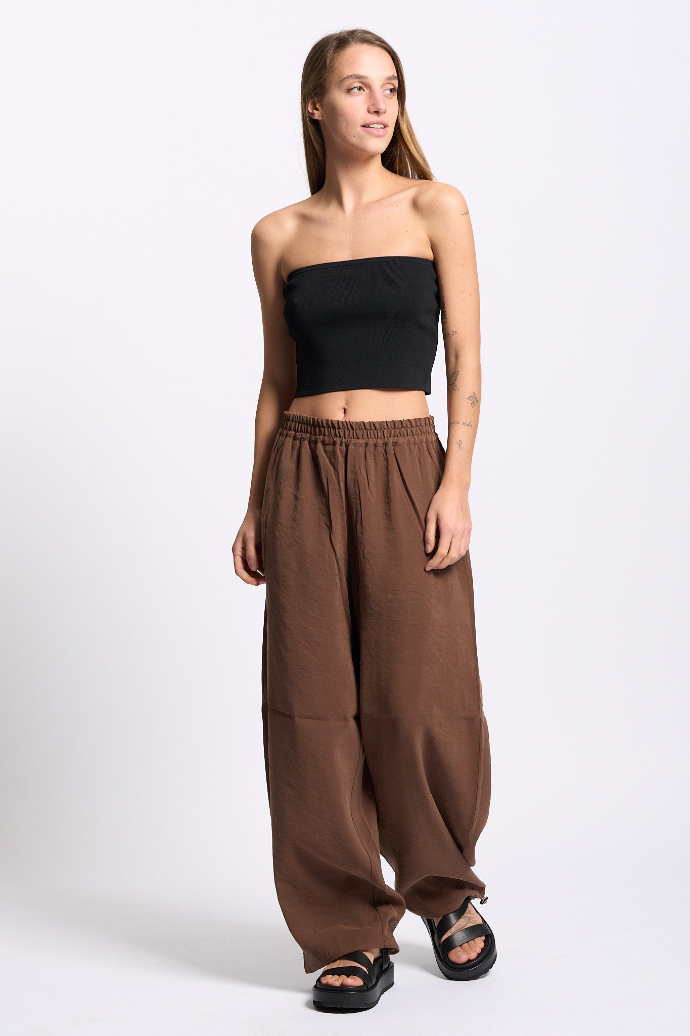 Alpha Pantalone con Elastico Cioccolato Donna-3