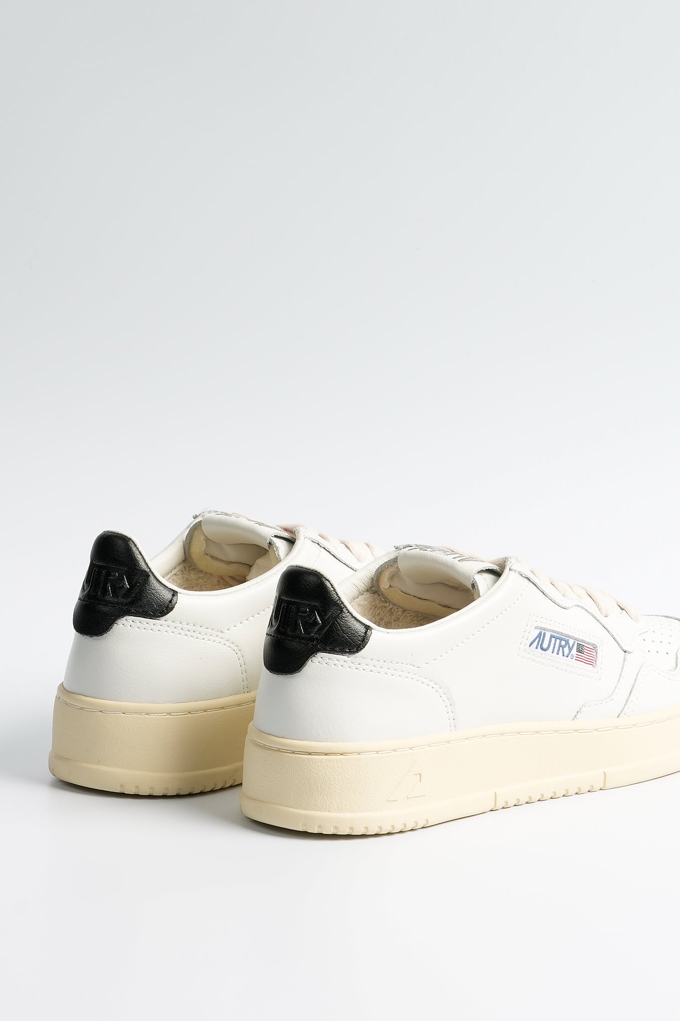 Autry Sneaker AULW Bianco/Nero Donna-3