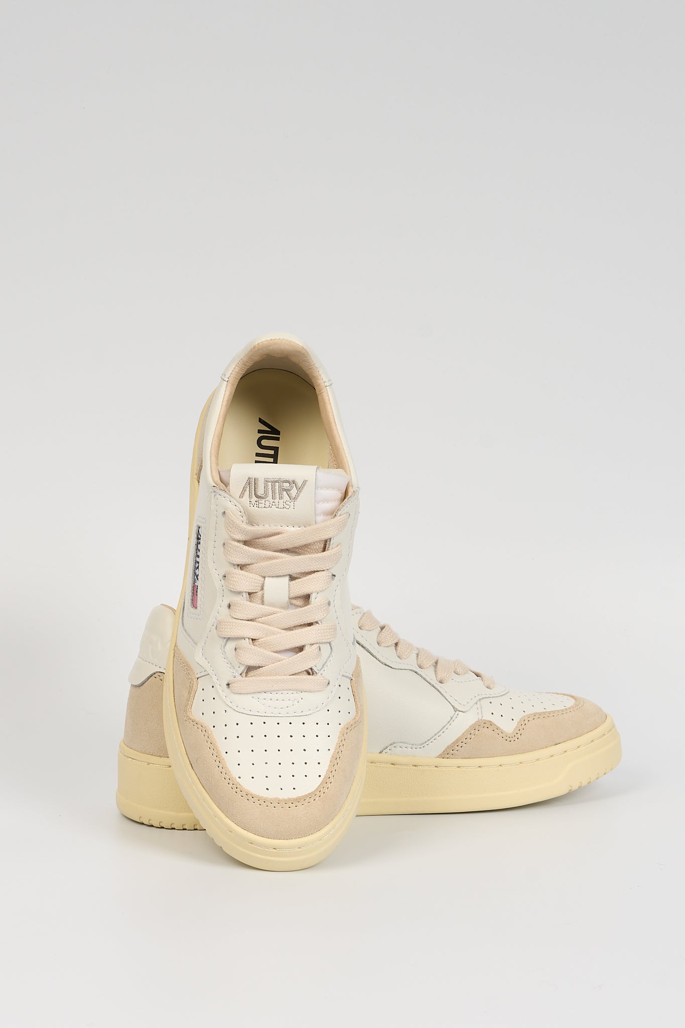 Autry Sneaker Medalist AULW-LS33 White Woman-4
