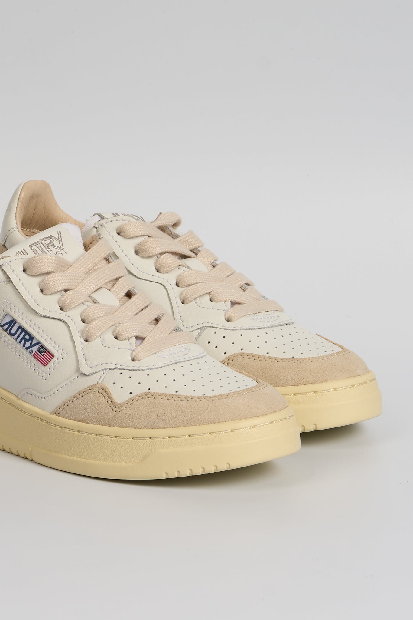Autry Sneaker Medalist AULW-LS33 White Woman-5
