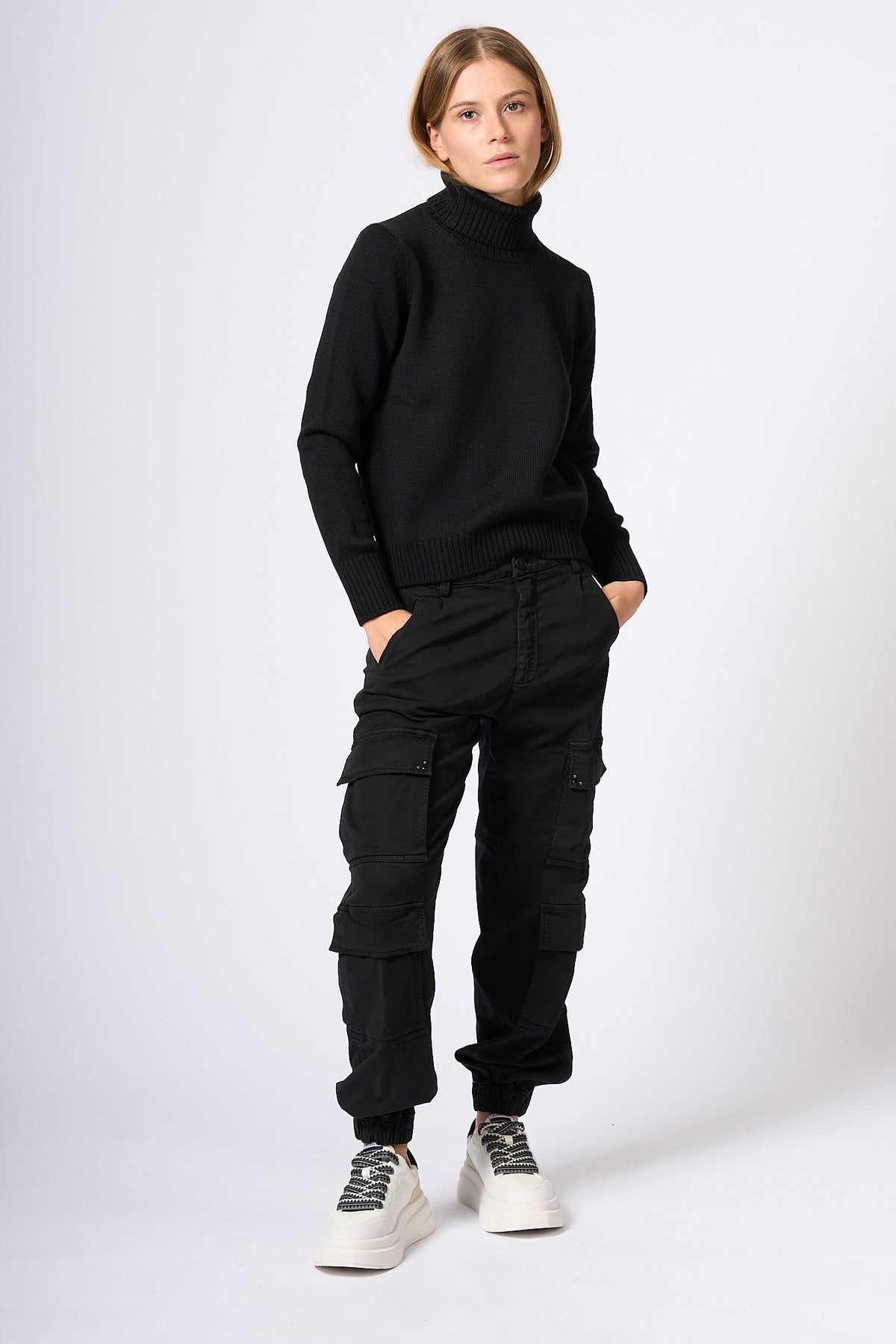 Gran Sasso Dolcevita Nero Donna in maglia fine-4