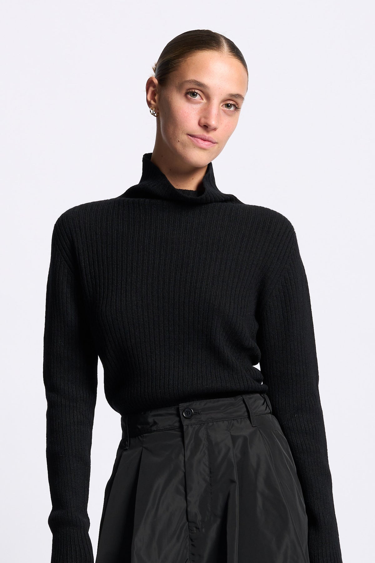 Gran Sasso Lupetto cashmere donna a coste nero-2
