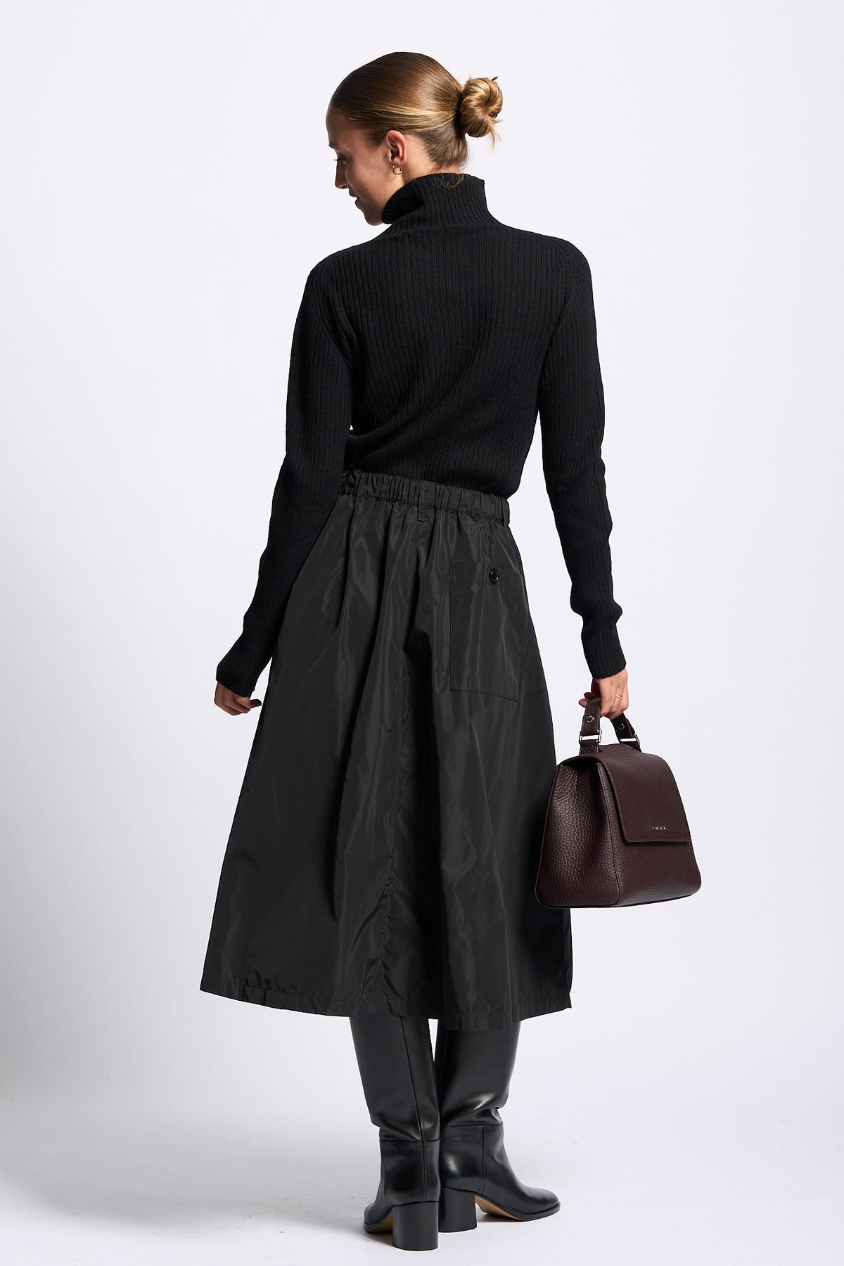 Gran Sasso Lupetto cashmere donna a coste nero-3