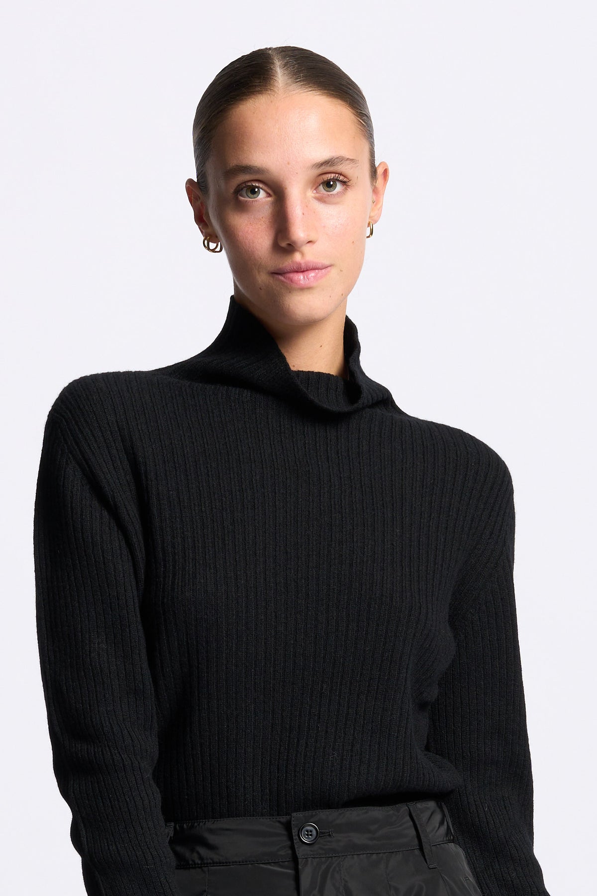 Gran Sasso Lupetto cashmere donna a coste nero-6