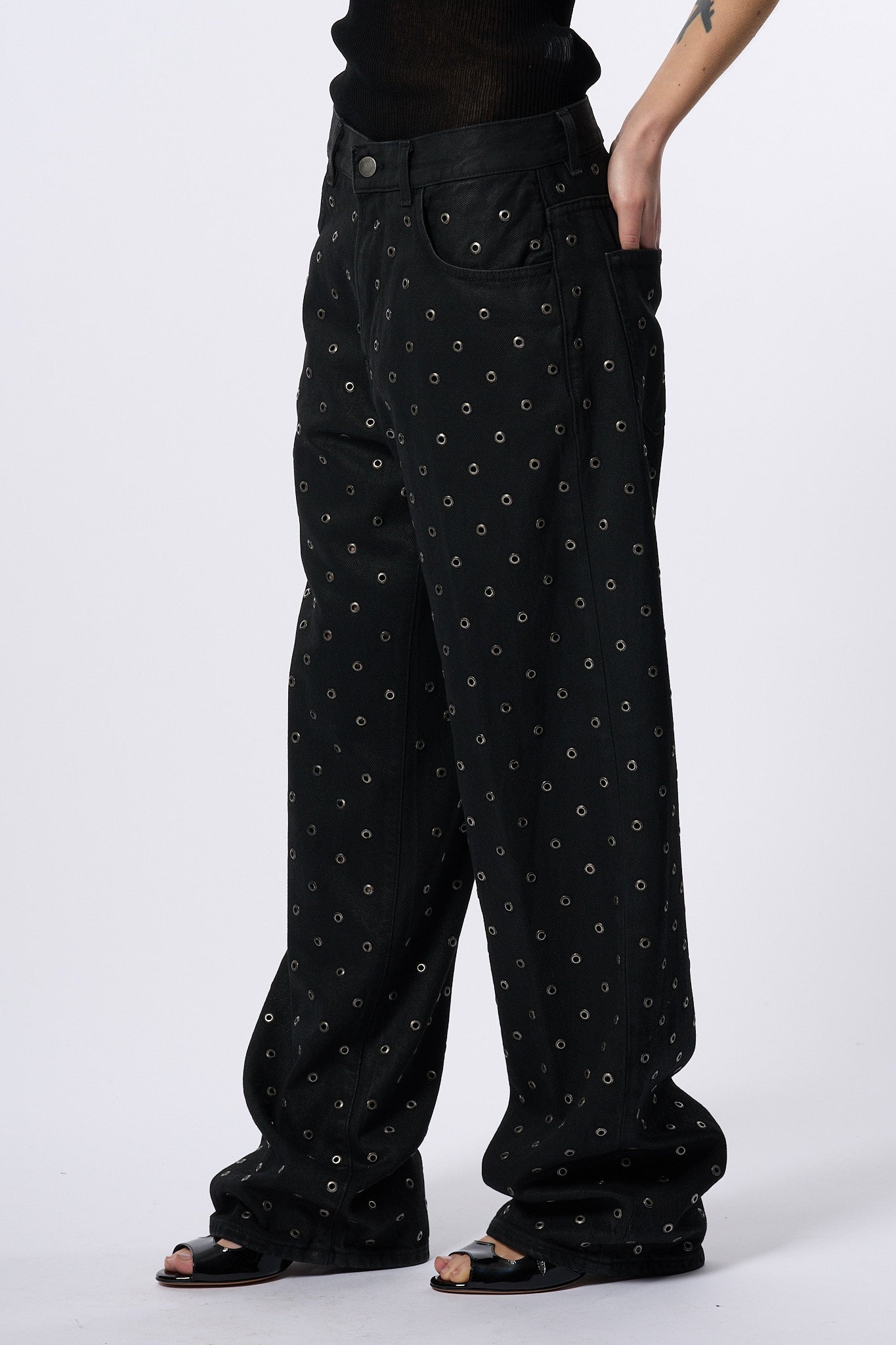 Haikure Jeans Bonnie con Borchie Nero Donna-5