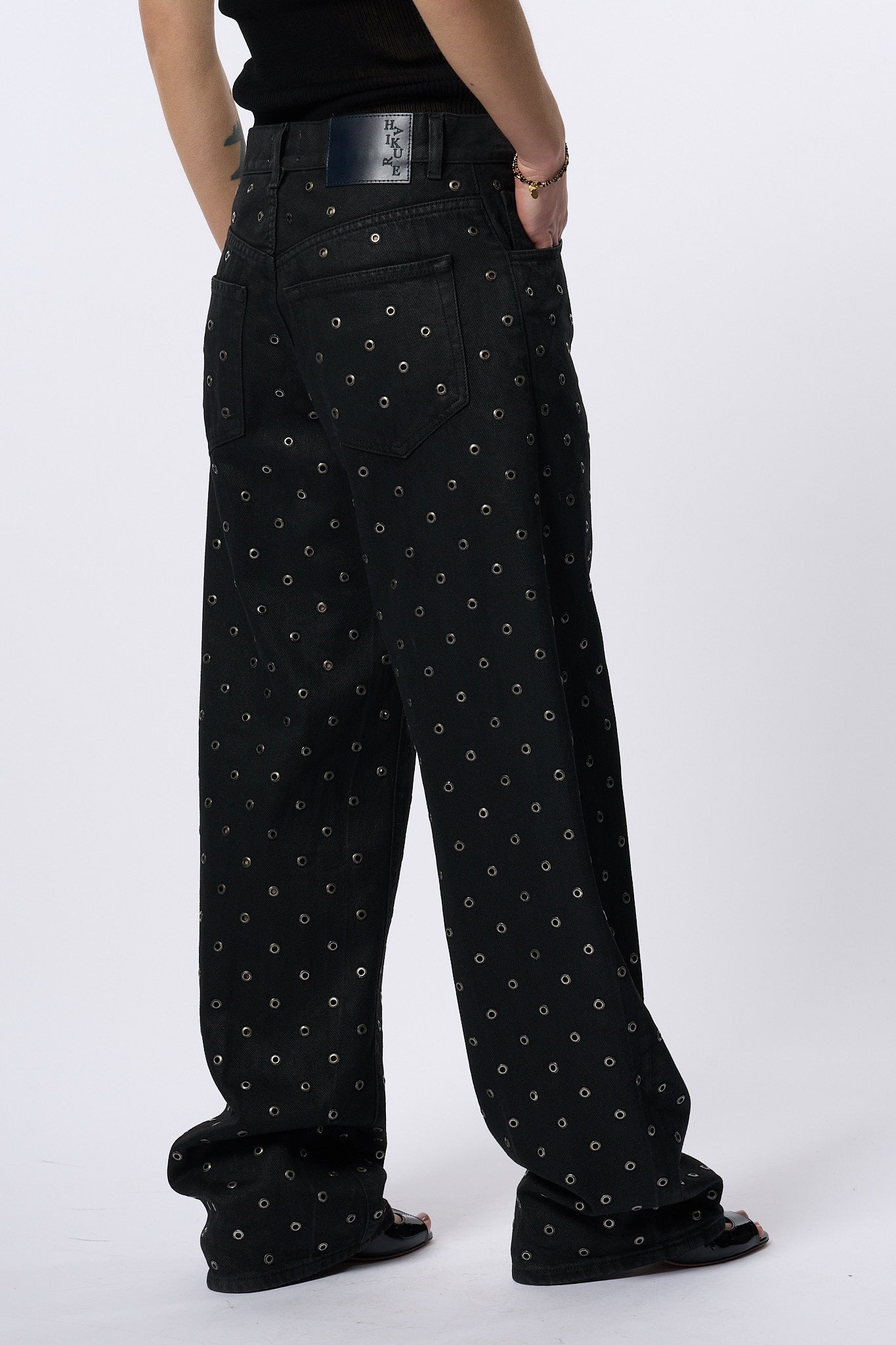 Haikure Jeans Bonnie con Borchie Nero Donna-3