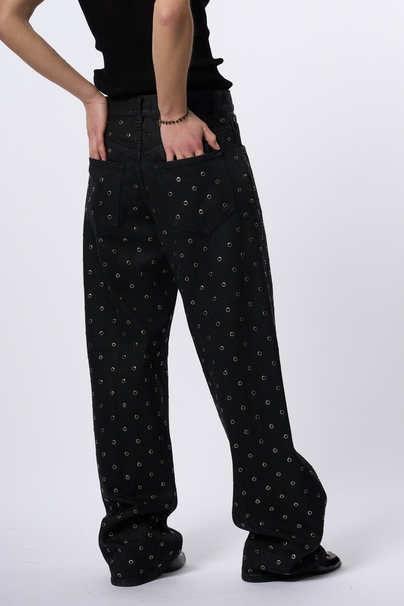 Haikure Jeans Bonnie con Borchie Nero Donna-6