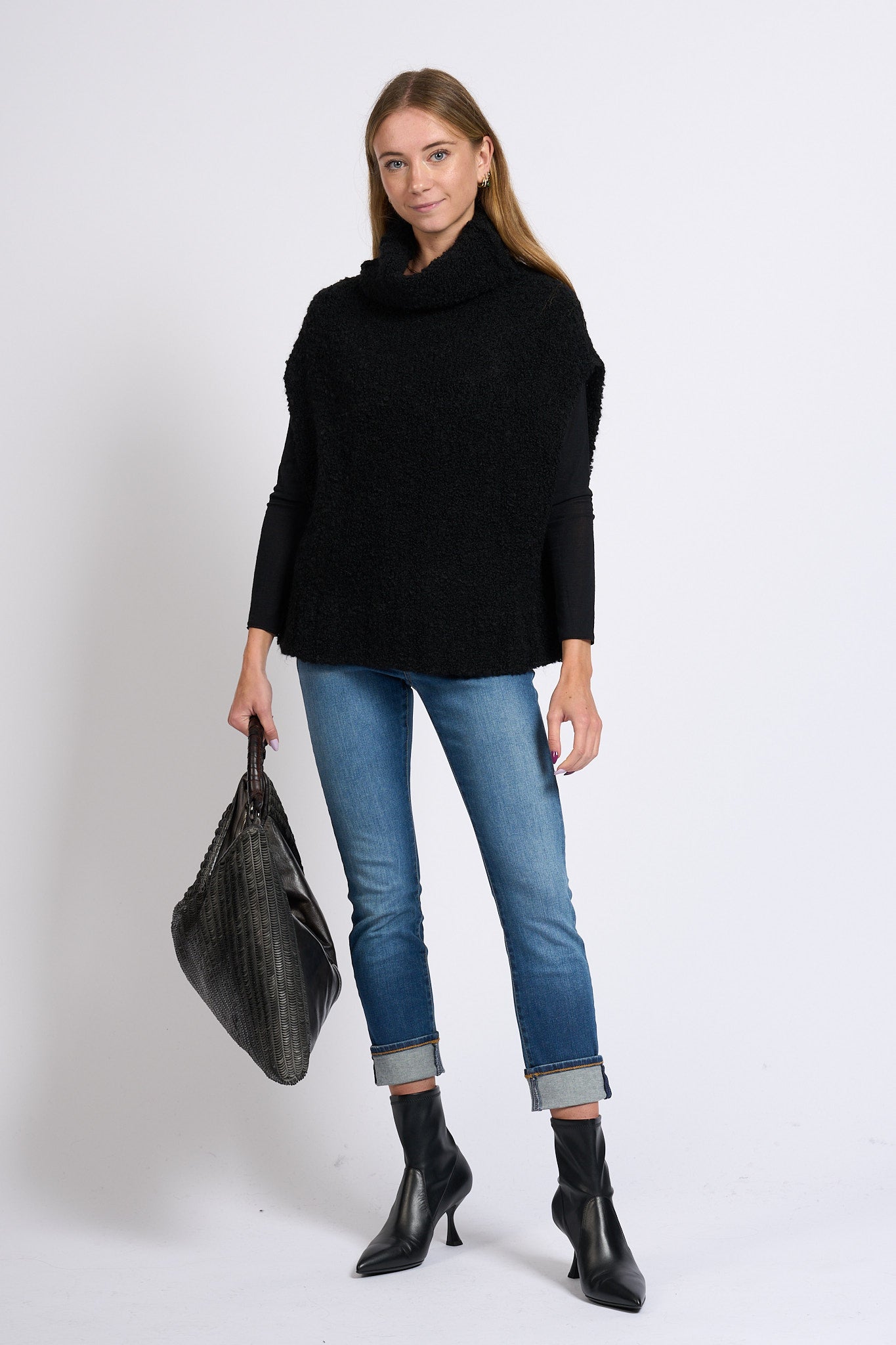 Intrecci Milano Poncho Teddy Nero Donna-3