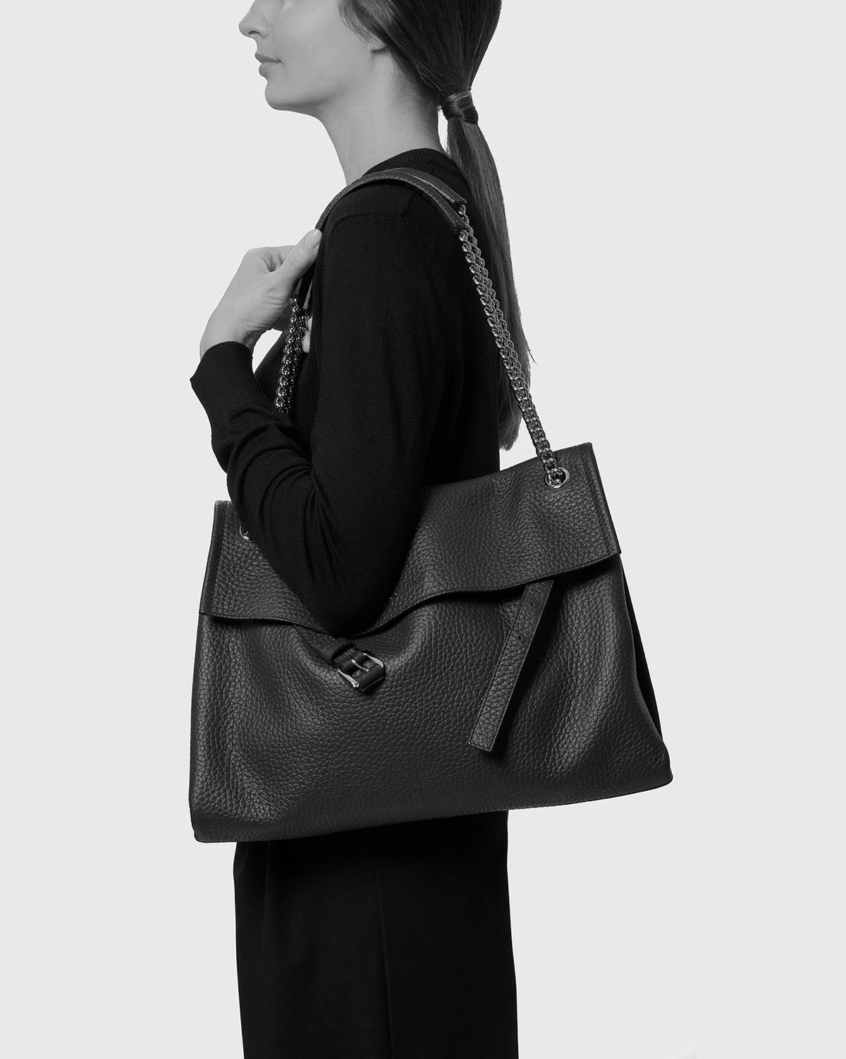 Orciani Borsa VENUS MEDIA SOFT in pelle nero donna-5