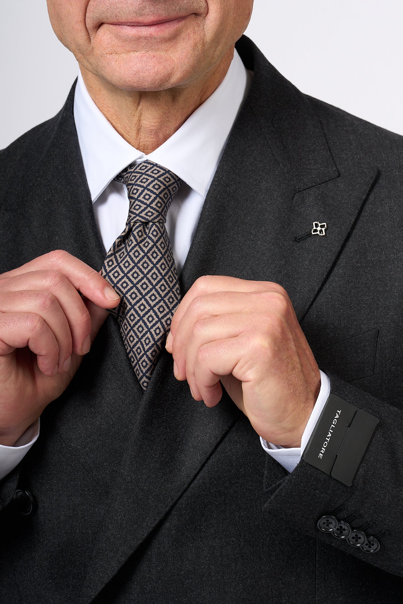 Uomo Colore Cravatta Abito Grigio Scuro Abito Uomo Grigio