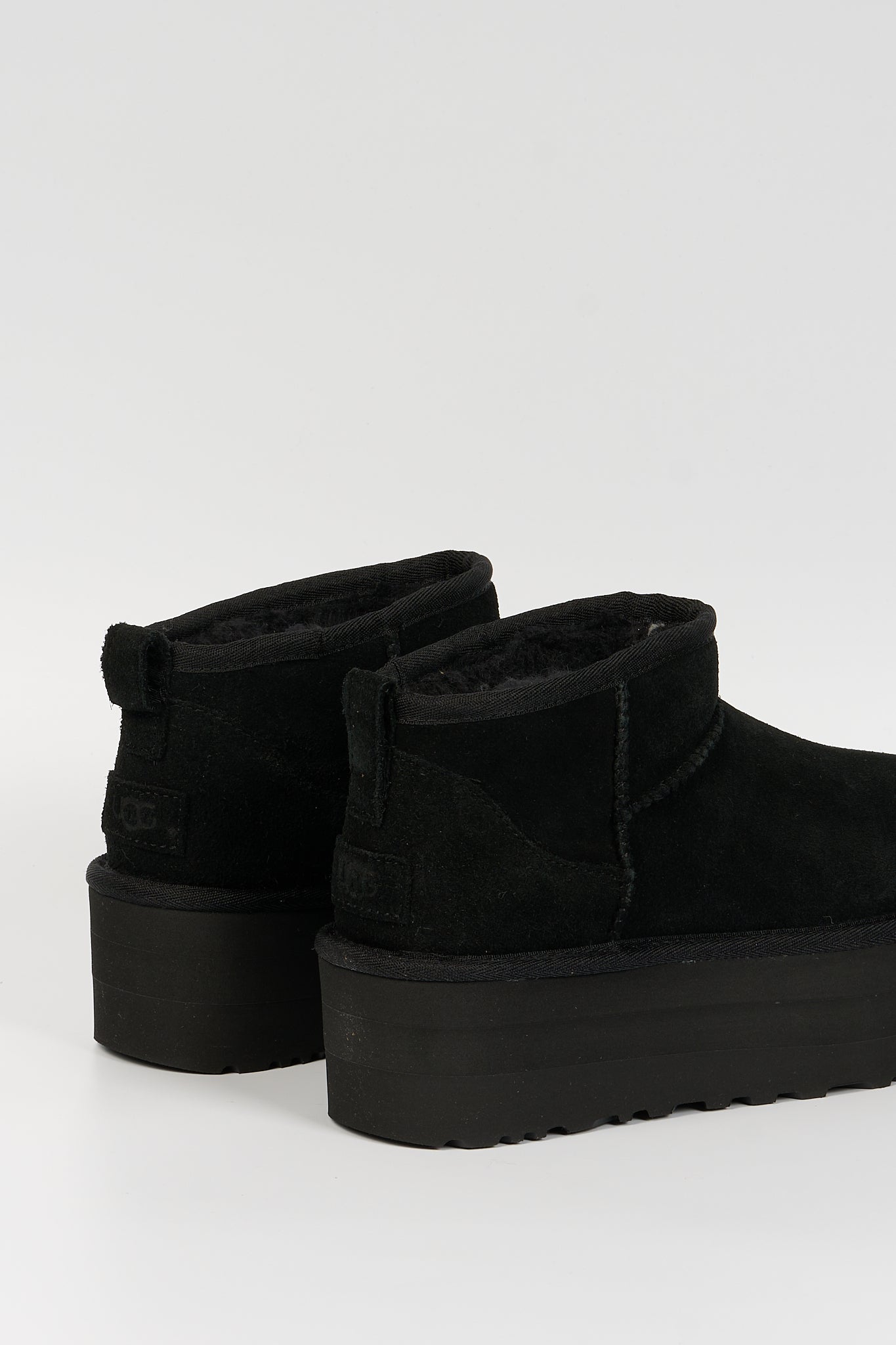 Ugg Ultra Mini Platform Boot Black Women-3